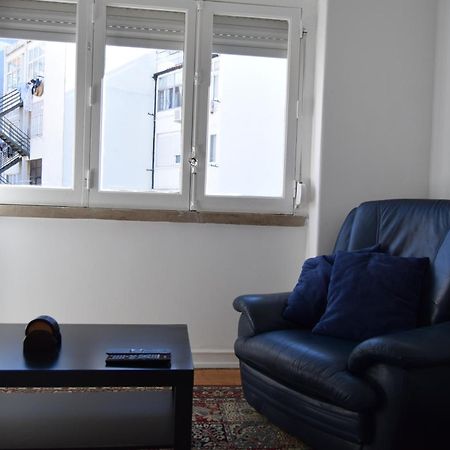 Young Apartment Lisbon Exterior photo