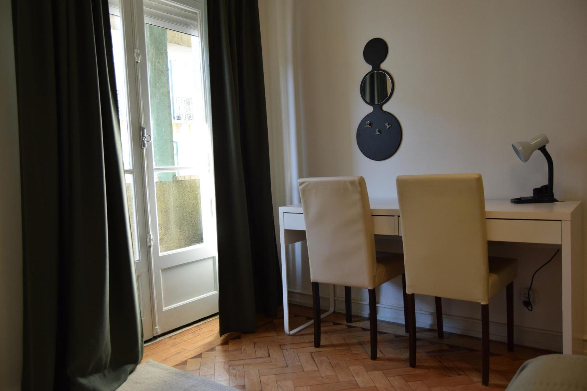 Young Apartment Lisbon Exterior photo